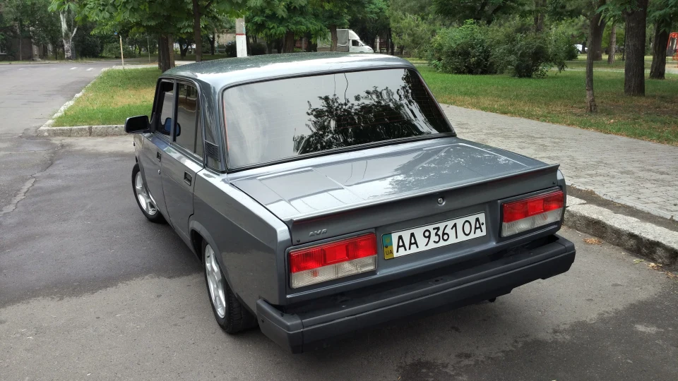 Lada 2107 2