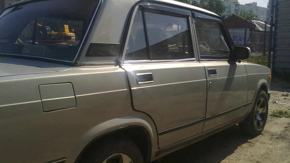 Lada 2107 3