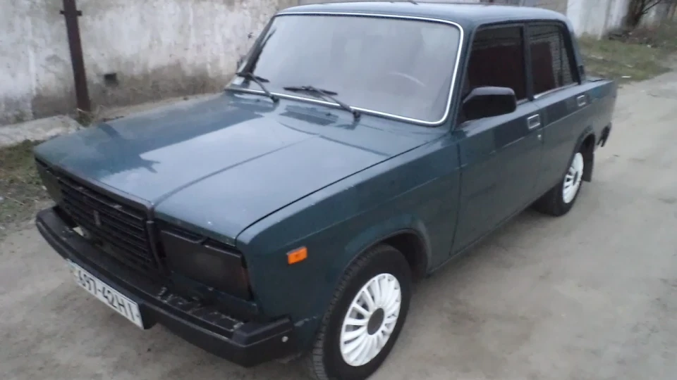 Lada 2107 4