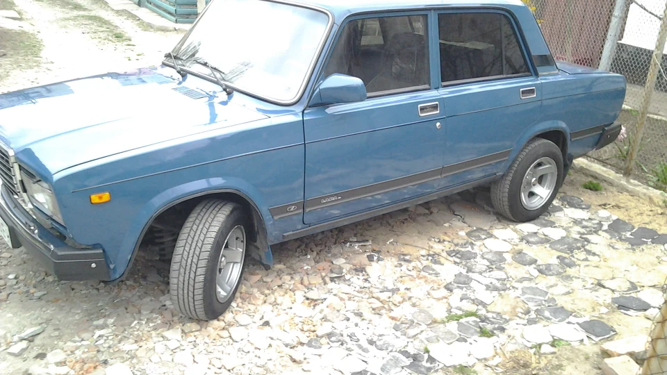 Lada 2107 2