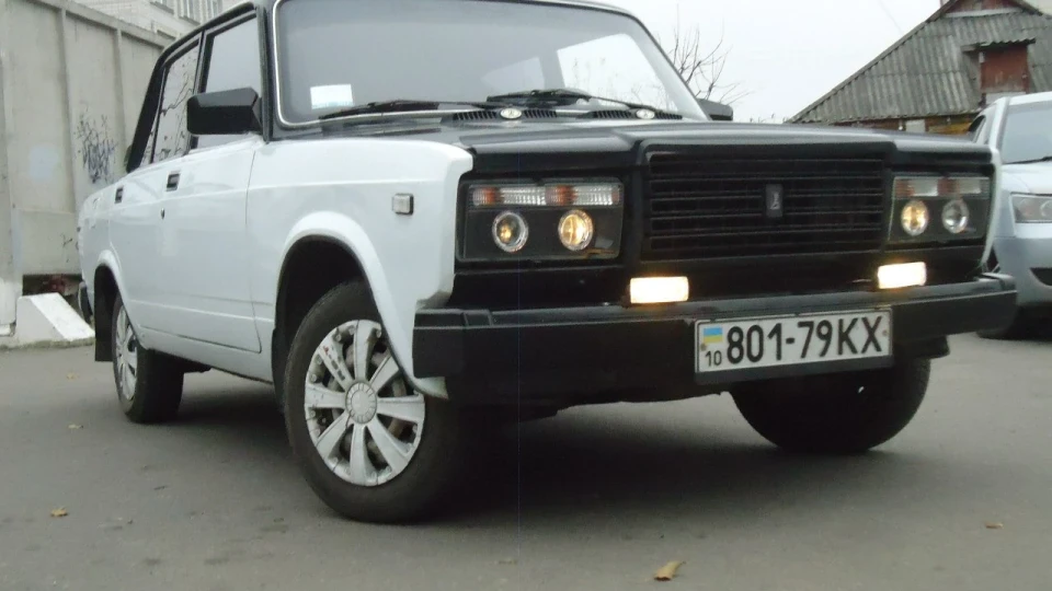 Lada 2107 2