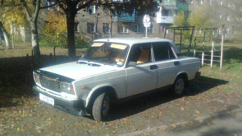 Lada 2107 2