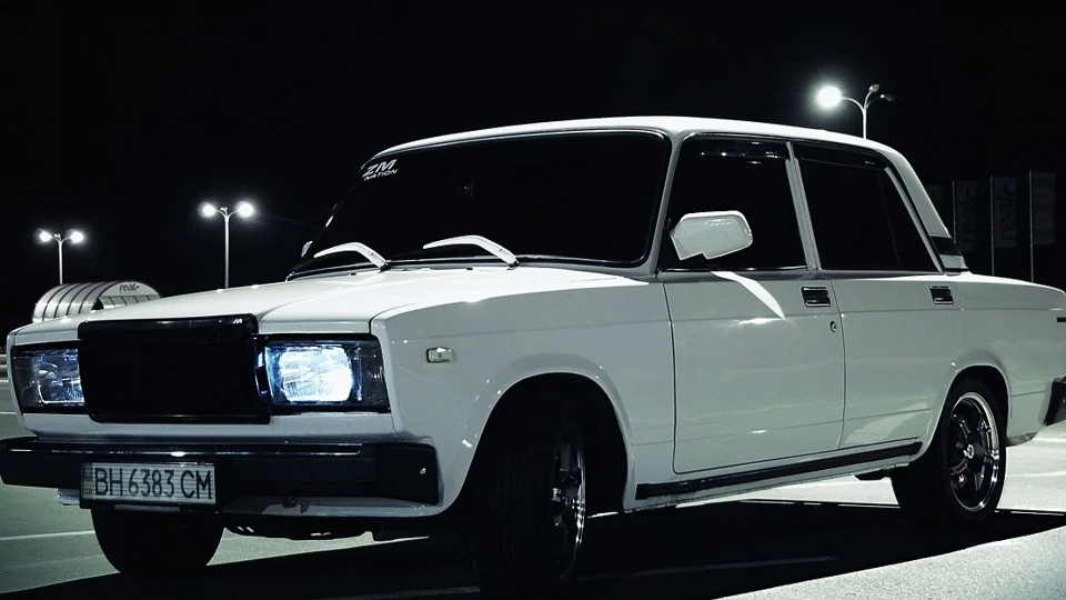 Lada 2107 2