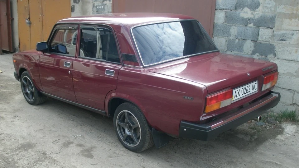 Lada 2107 2