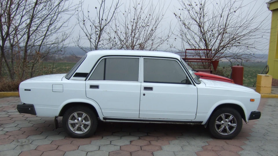 Lada 2107 3