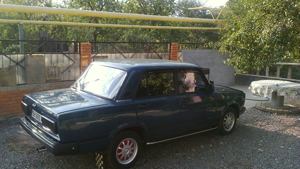 Lada 2107 2