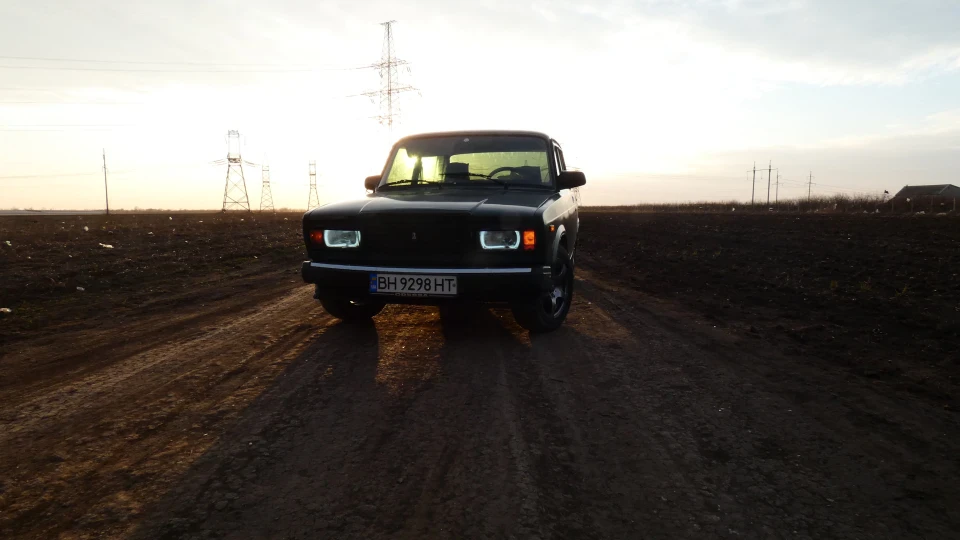 Lada 2107 4