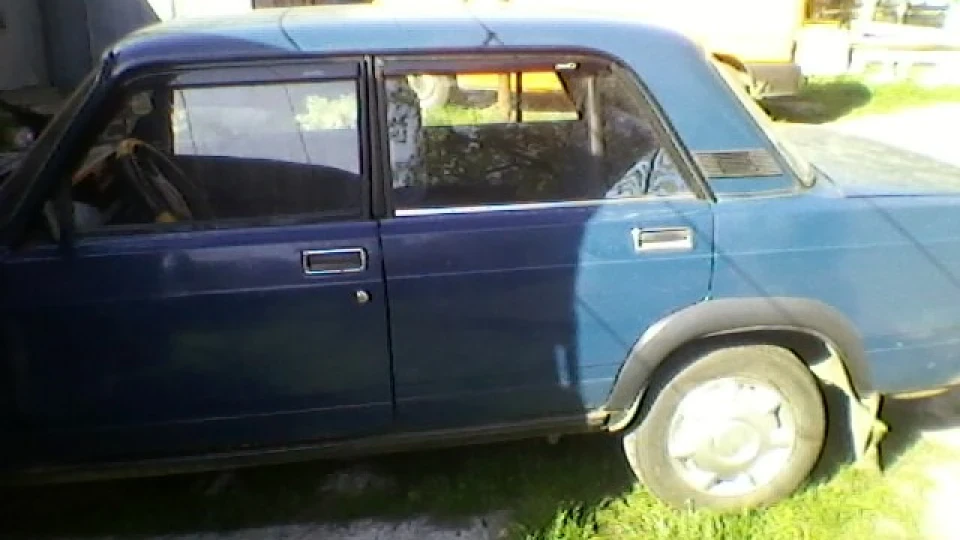 Lada 2107 4
