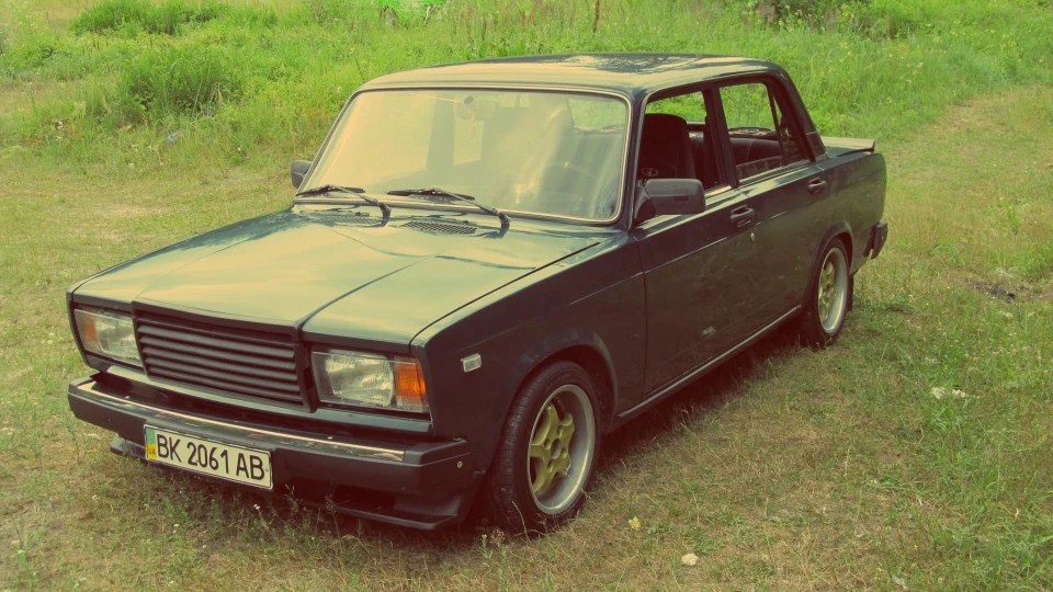 Lada 2107 4