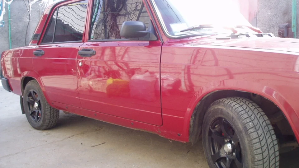 Lada 2107 4