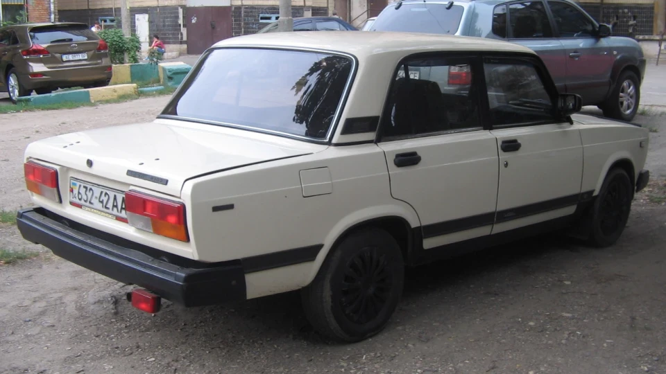 Lada 2107 5