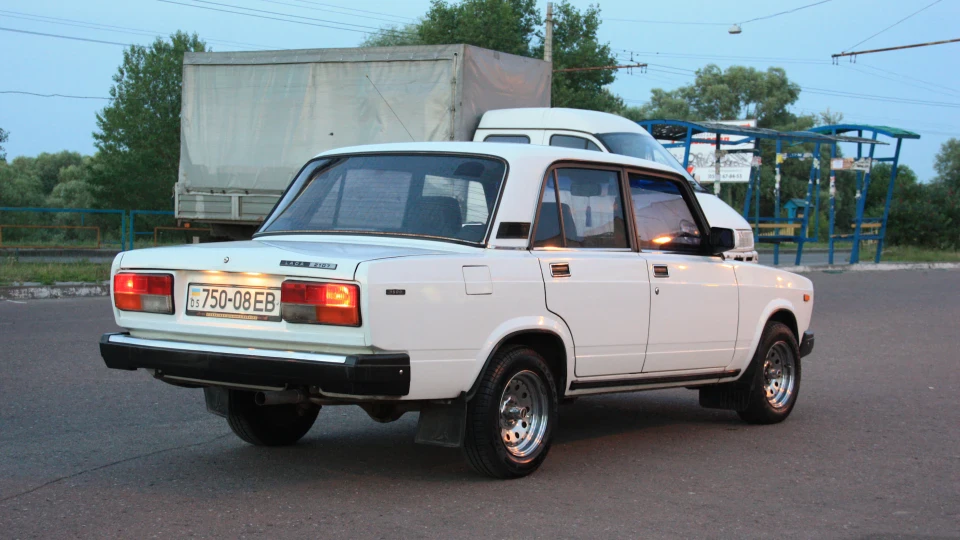 Lada 2107 3