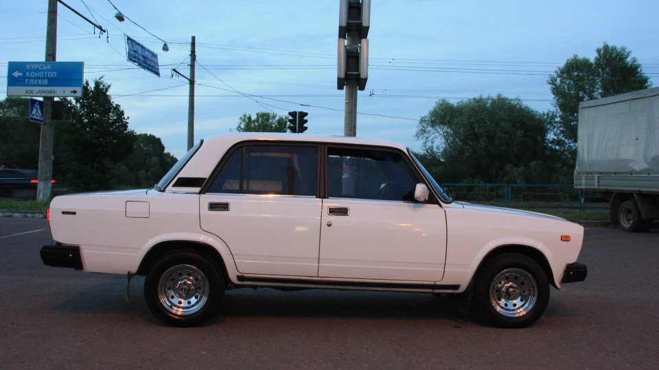 Lada 2107 5