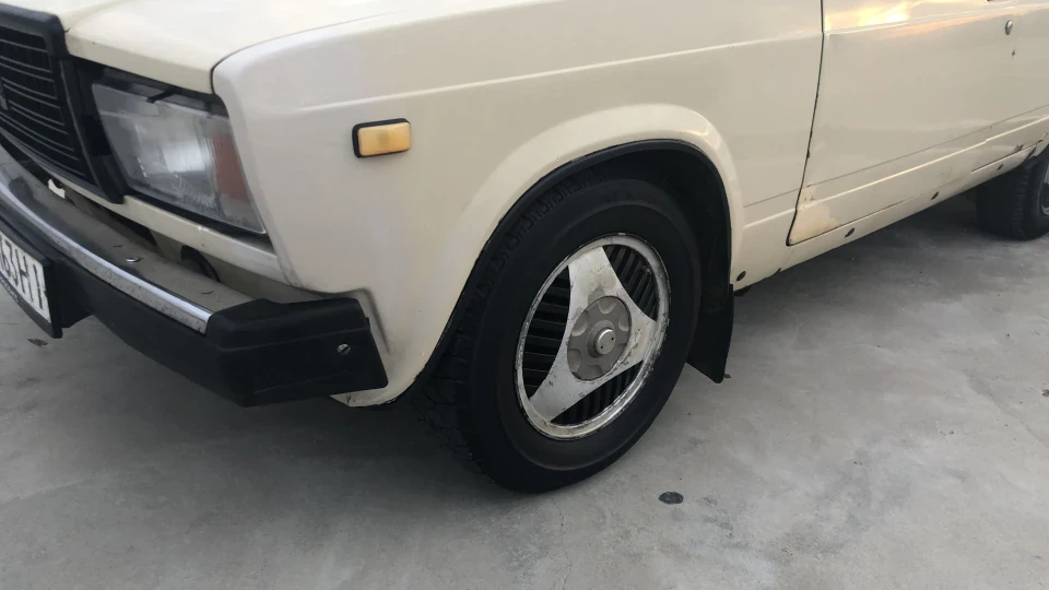 Lada 2107 2