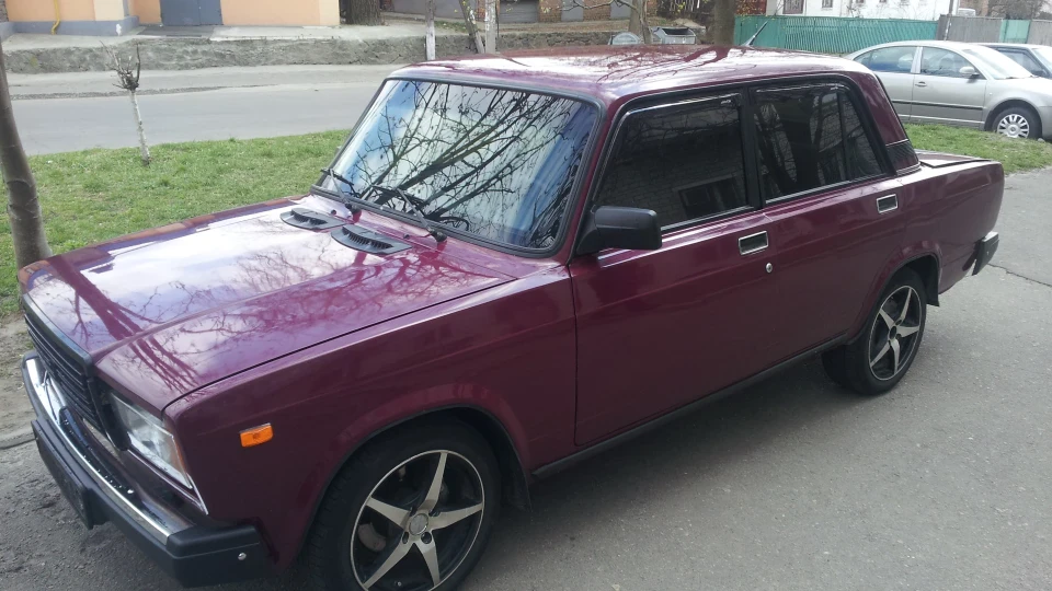 Lada 2107 2