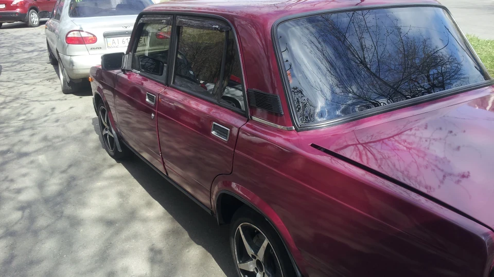 Lada 2107 4