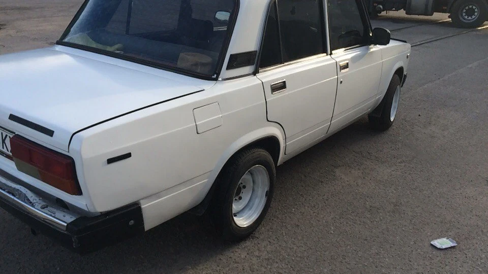 Lada 2107 2