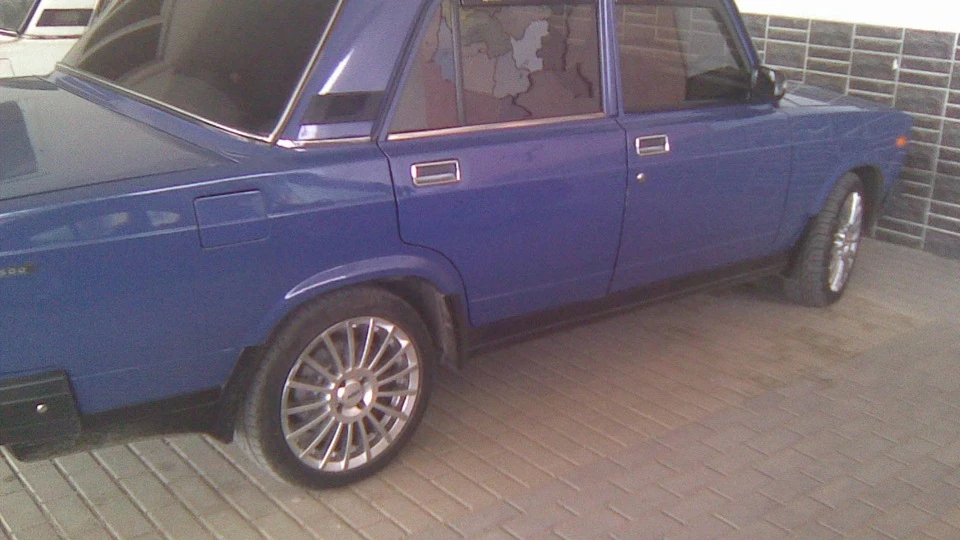 Lada 2107 2