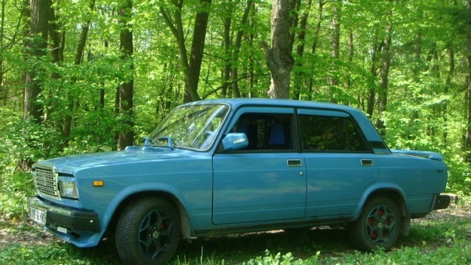 Lada 2107 2