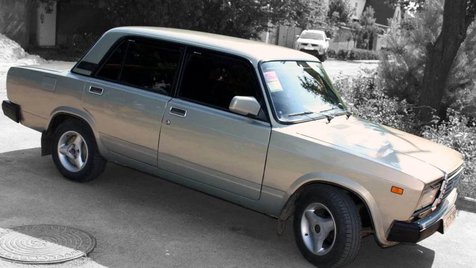 Lada 2107 2