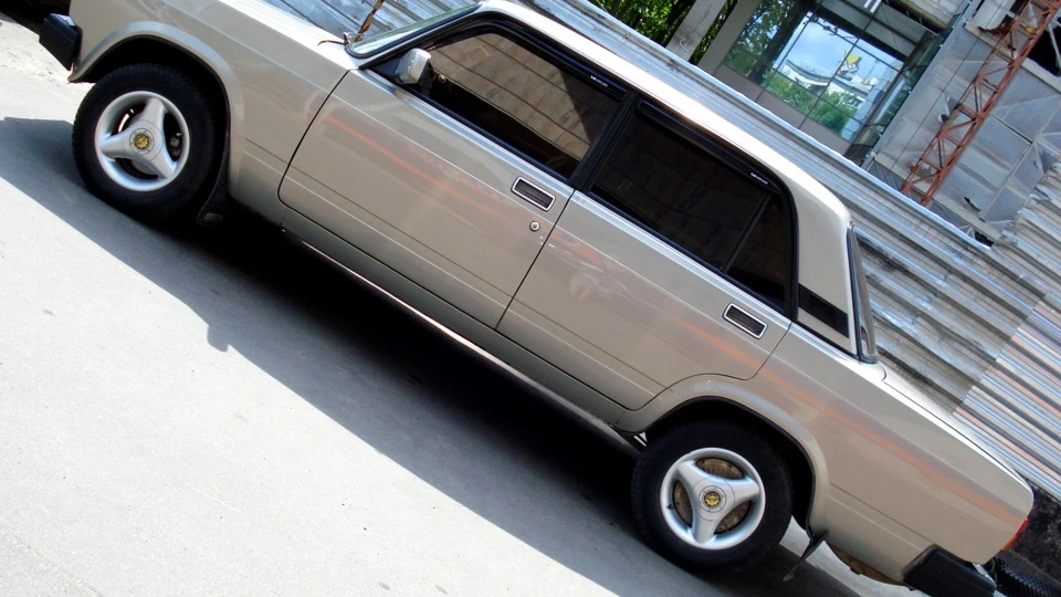 Lada 2107 5