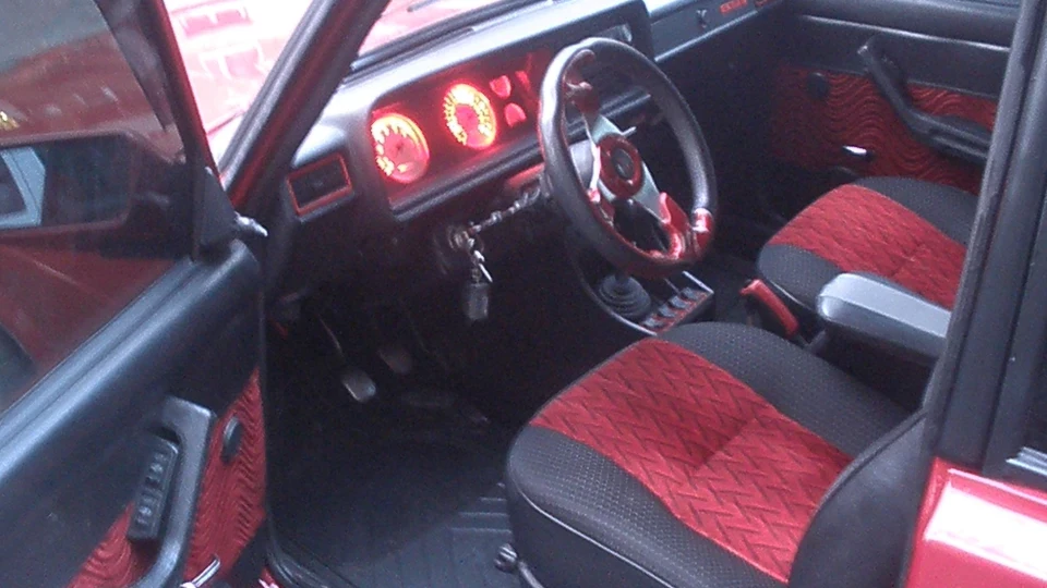 Lada 2107 4