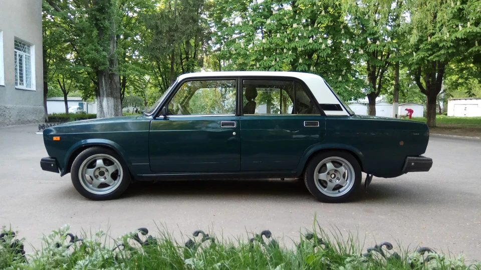 Lada 2107 1,6 карб 4