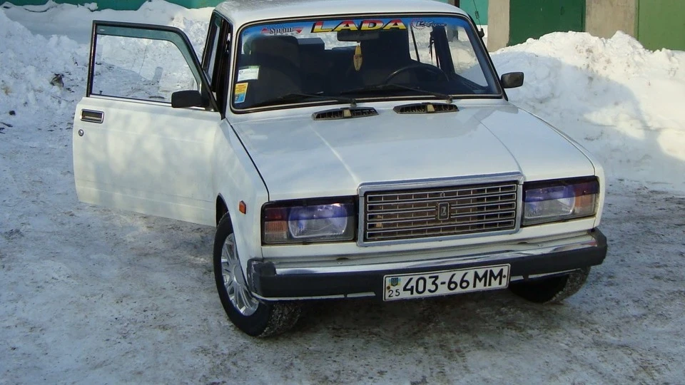 Lada 2107 2.0 турбо 4