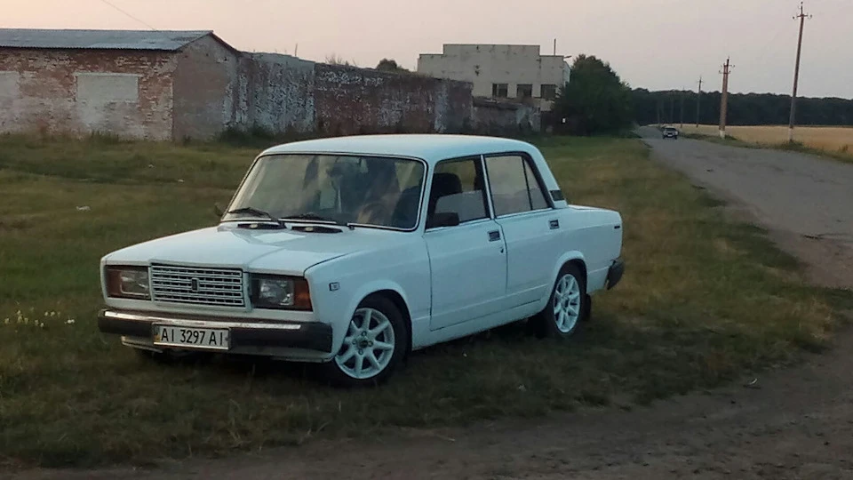 Lada 2107 білосніжка