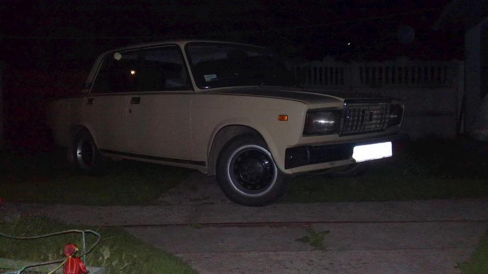 Lada 2107 Беж. 1.5 карб. 5