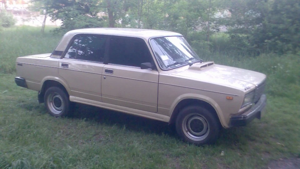 Lada 2107 бежевий 1.5 5