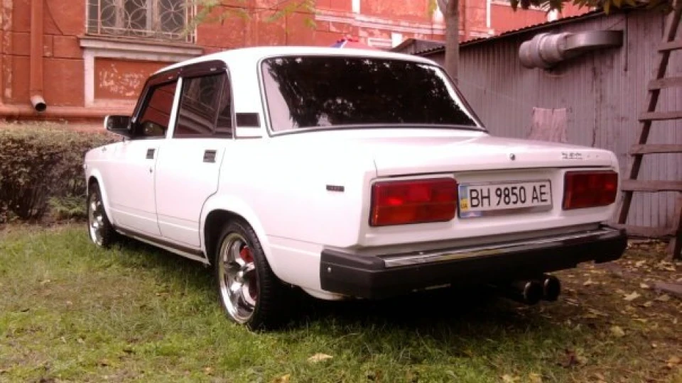 Lada 2107 Безсоромна )