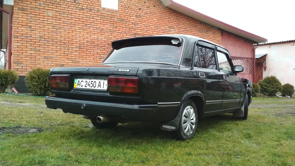 Lada 2107 BLACK 3