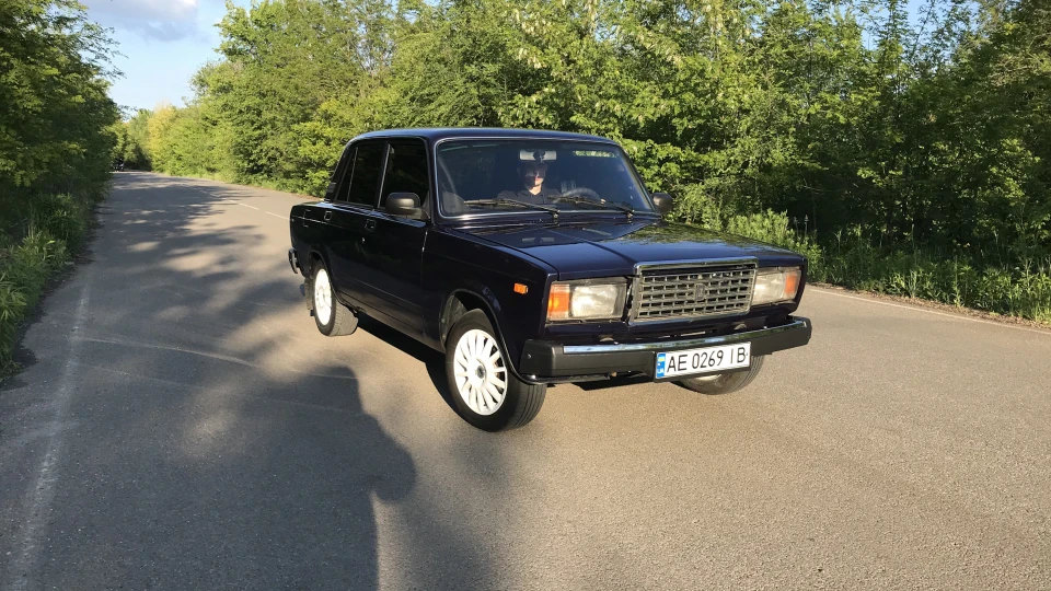 Lada 2107 Чорниця, металік. 1.5 3