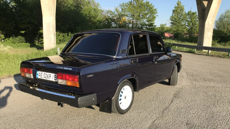 Lada 2107 Чорниця, металік. 1.5 5