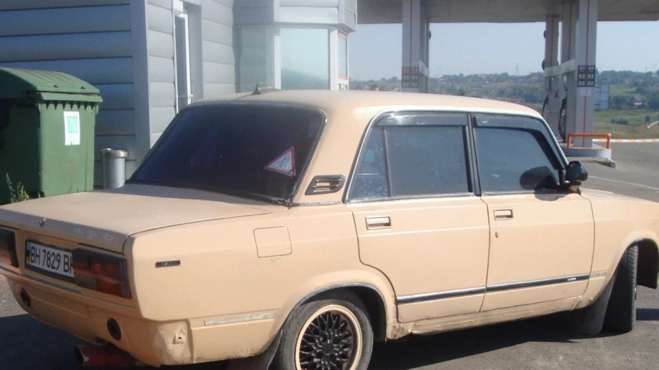Lada 2107 gansta mobil 3