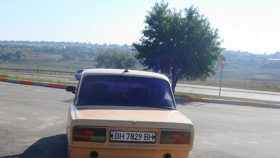 Lada 2107 gansta mobil 4
