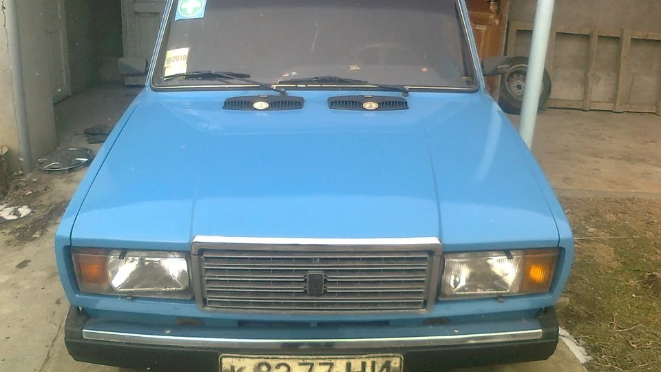 Lada 2107 Блакитний металік та 9 сек 2