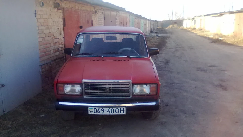 Lada 2107 квадратик на посадці))) 3