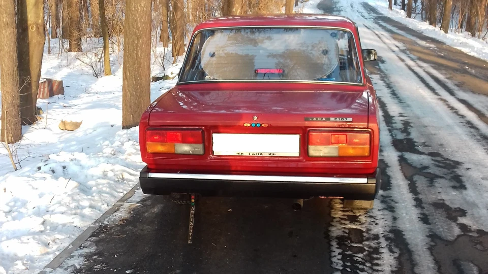 Lada 2107 L A D A 2107 2