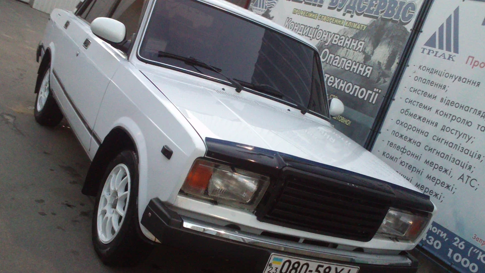 Lada 2107 нехай не BMW зате сім 5