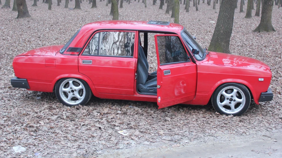 Lada 2107 "Red Car" 2