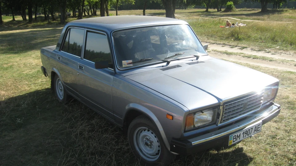 Lada 2107 сріблястий металік