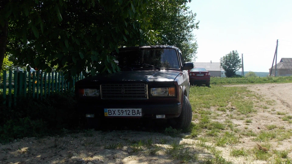 Lada 2107 Темний гранат 3