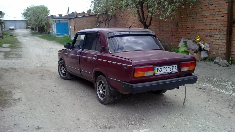 Lada 2107 Темний гранат 5