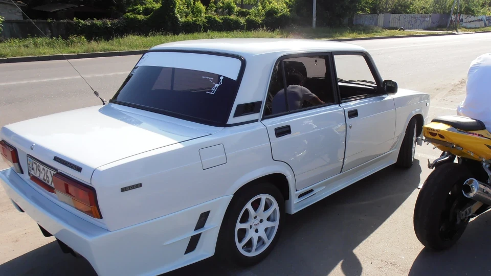Lada 2107 the white queen 5