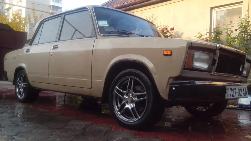 Lada 2107 Турбо-карбовий напівкорч 2