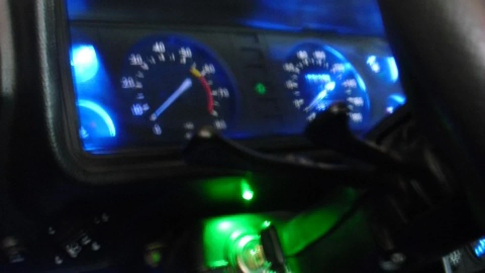 Lada 2107 Вишневий металік 5