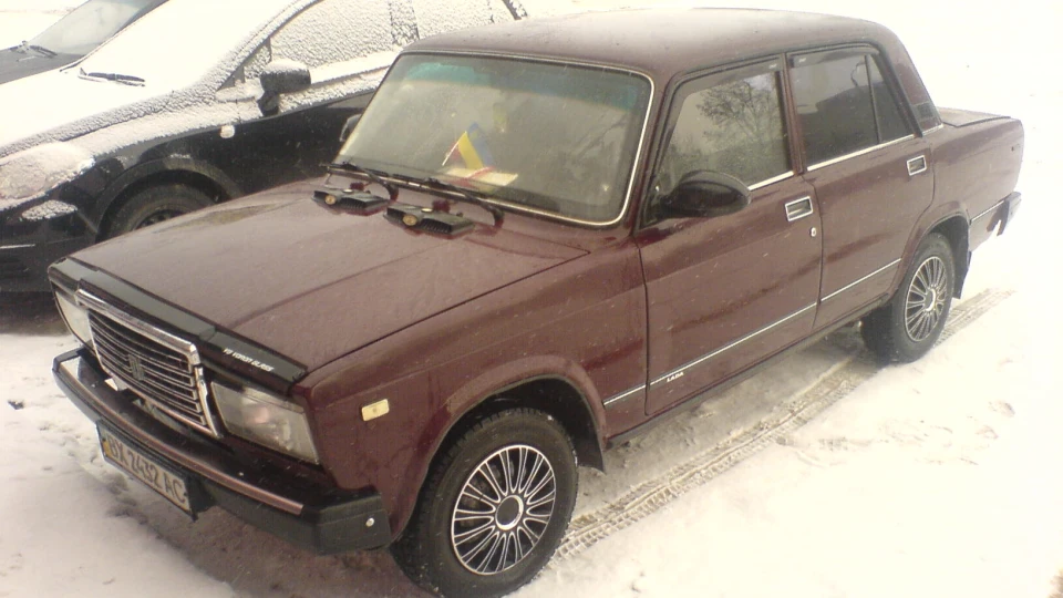 Lada 2107 Вишневий 3