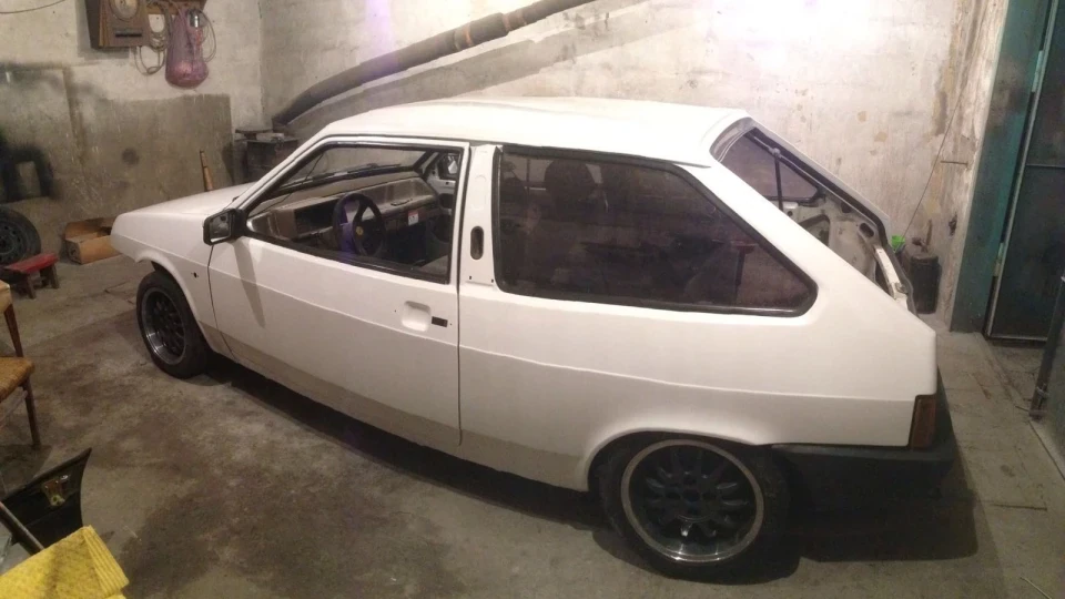 Lada 2108 4